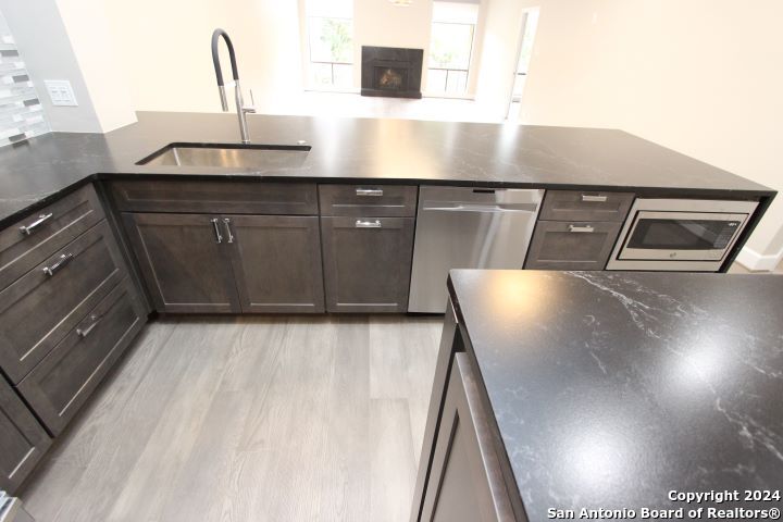 701 N. Saint Marys 15, San Antonio, TX, 78205 | 1876179 | Realty Texas LLC