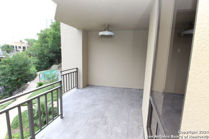 701 N. Saint Marys 15, San Antonio, TX, 78205 | 1876179 | Realty Texas LLC
