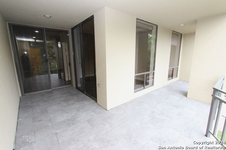 701 N. Saint Marys 15, San Antonio, TX, 78205 | 1876179 | Realty Texas LLC