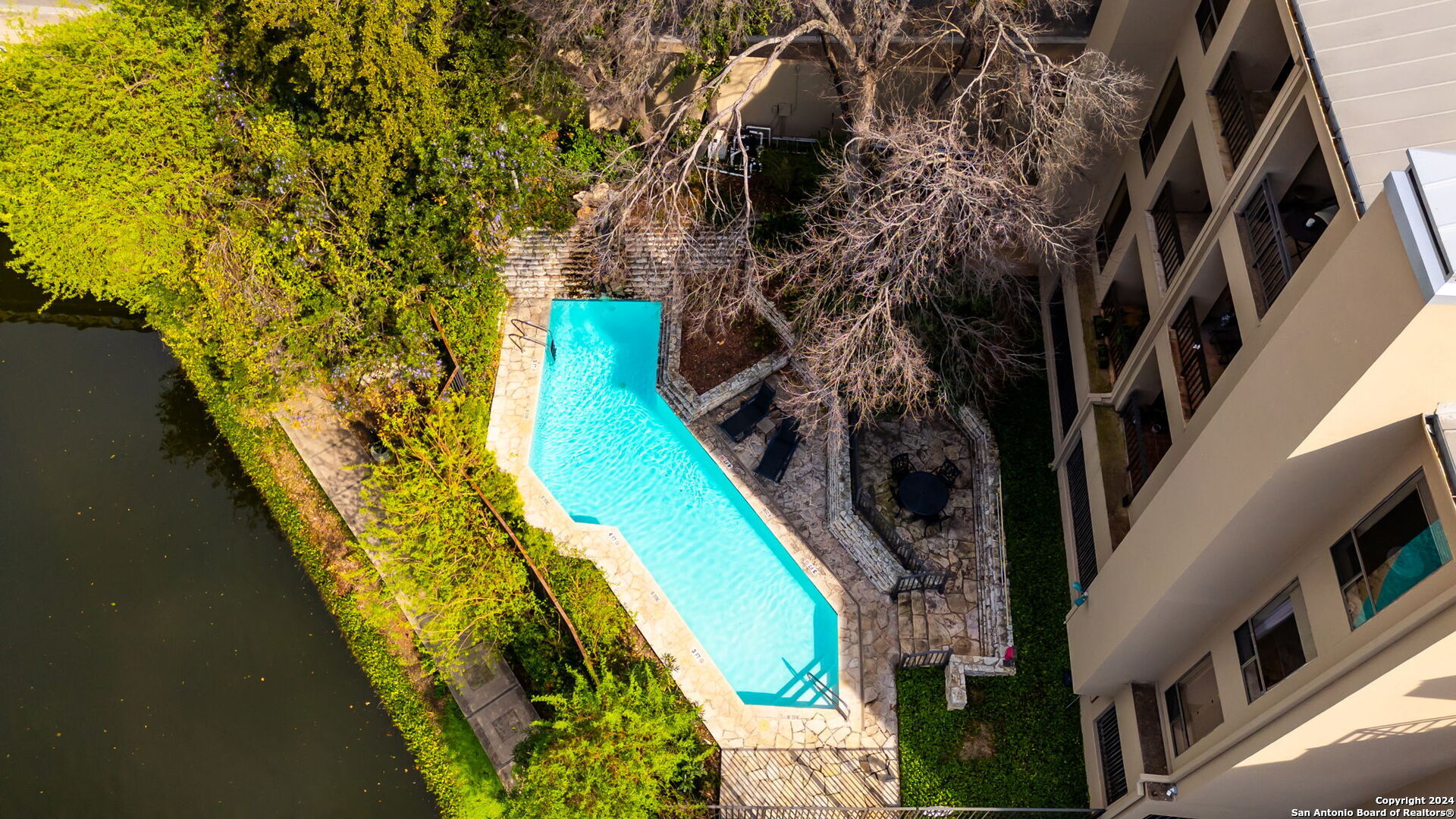 701 N. Saint Marys 15, San Antonio, TX, 78205 | 1876179 | Realty Texas LLC