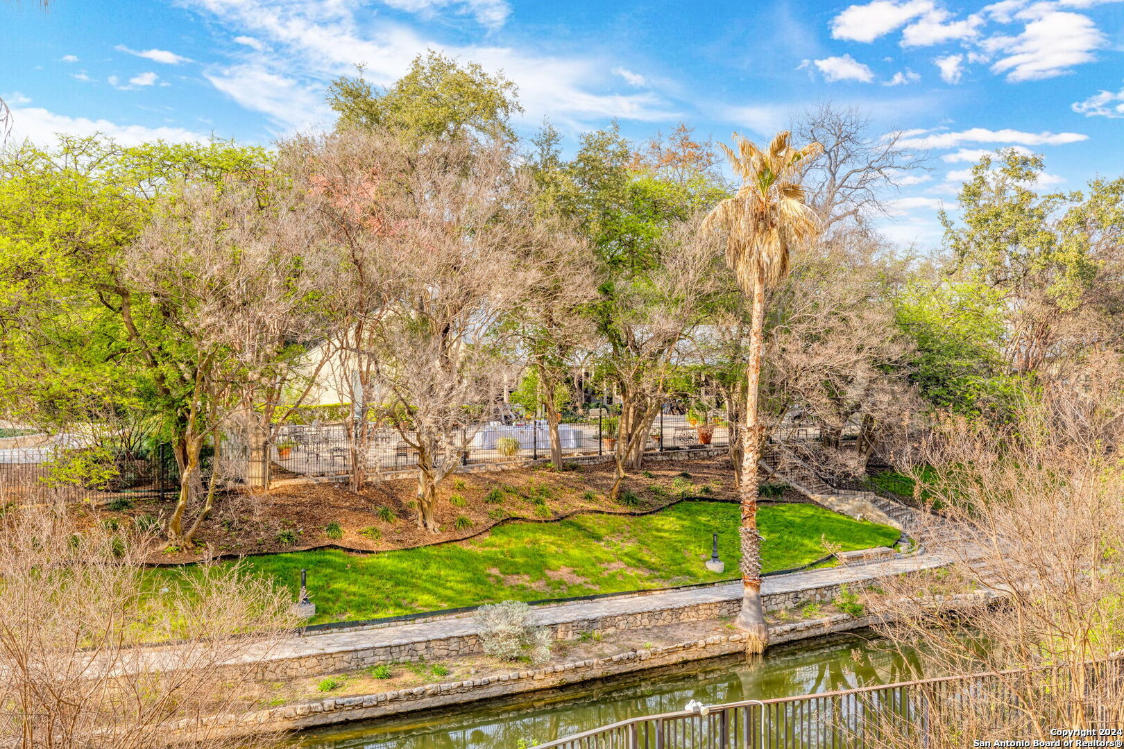 701 N. Saint Marys 15, San Antonio, TX, 78205 | 1876179 | Realty Texas LLC