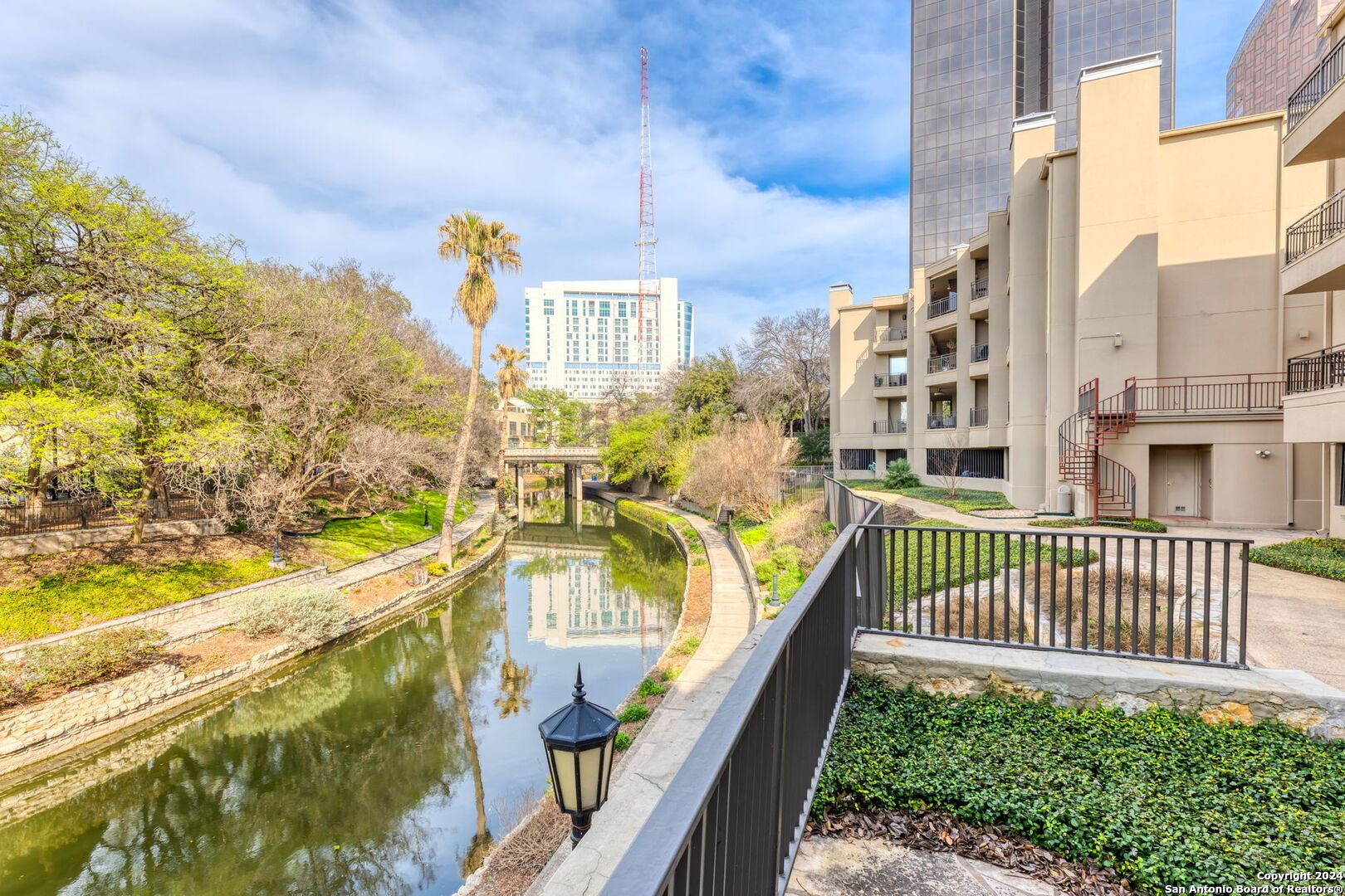 701 N. Saint Marys 15, San Antonio, TX, 78205 | 1876179 | Realty Texas LLC