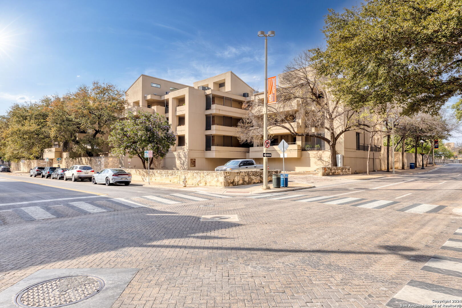 701 N. Saint Marys 15, San Antonio, TX, 78205 | 1876179 | Realty Texas LLC