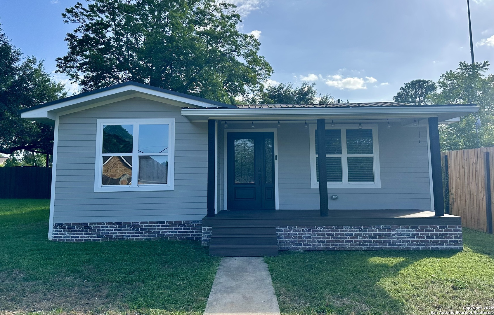 209 S 4th St, STOCKDALE, TX, 78160-6083 | 1873902 | Realty Texas LLC