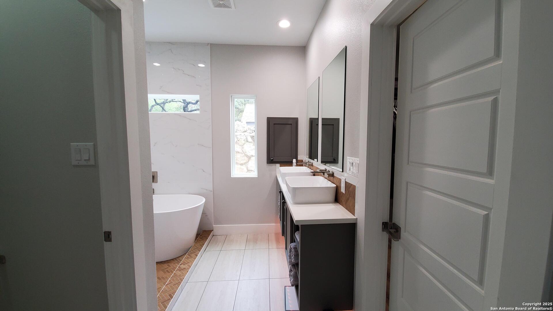 9810 Park Dr, Helotes, TX, 78023 | 1874528 | Realty Texas LLC