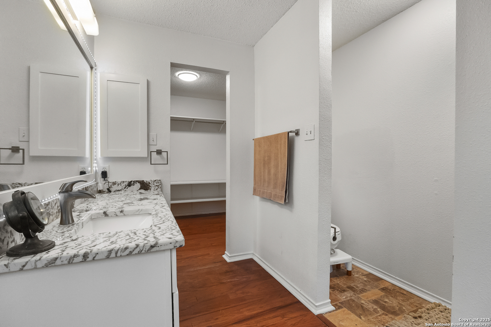 1946 Emerald Mist , San Antonio, TX, 78230 | 1874568 | Realty Texas LLC