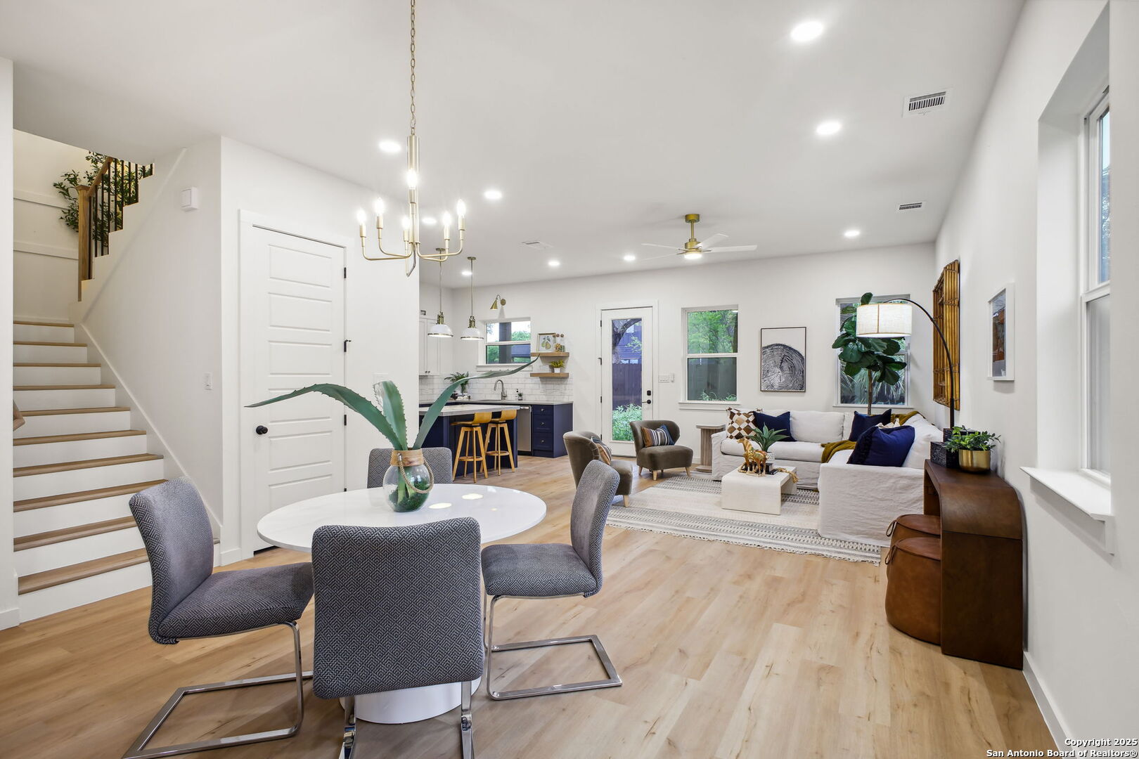 1939 W French Pl,SANANTONIO, TX 78201