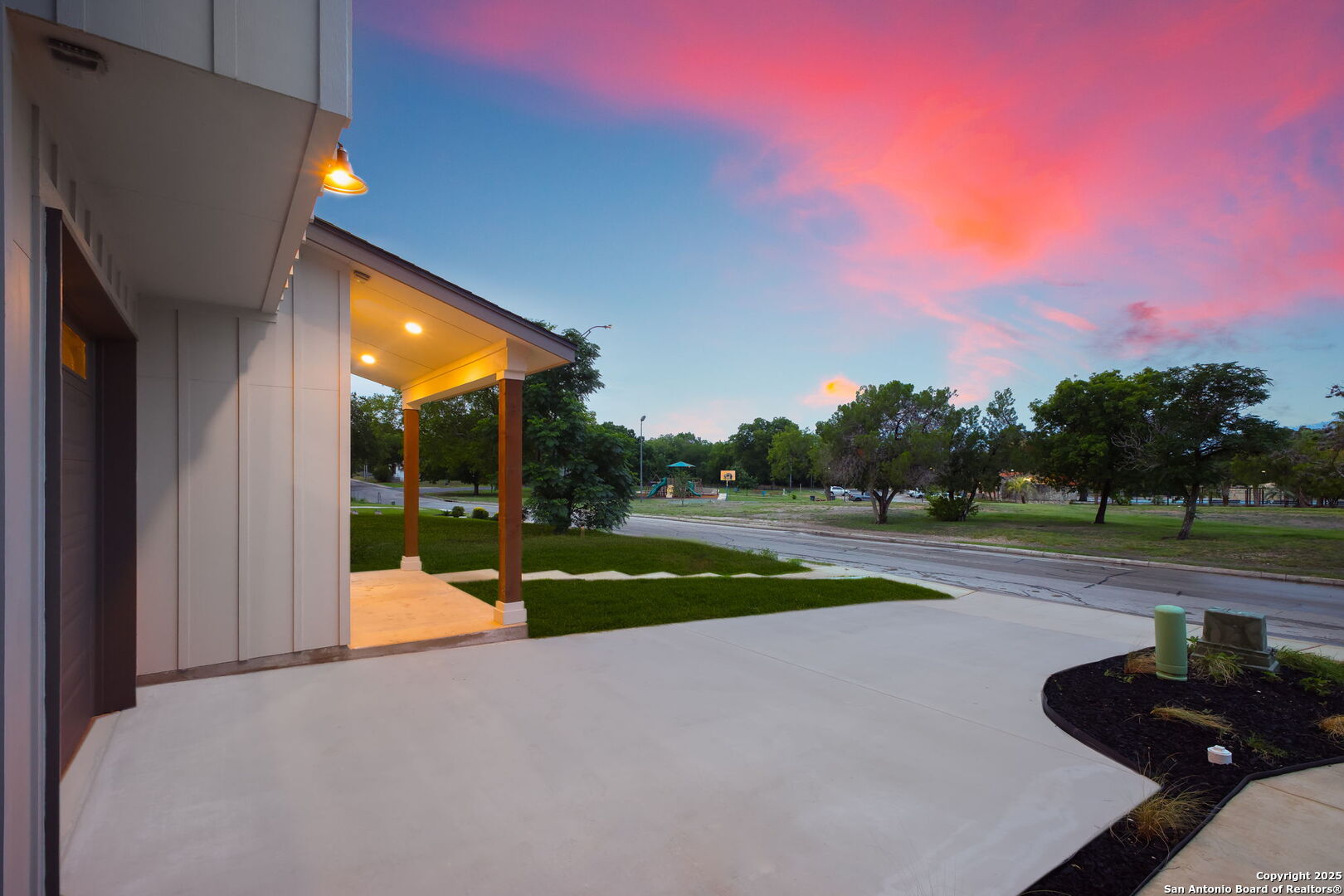 1939 W French Pl,SANANTONIO, TX 78201