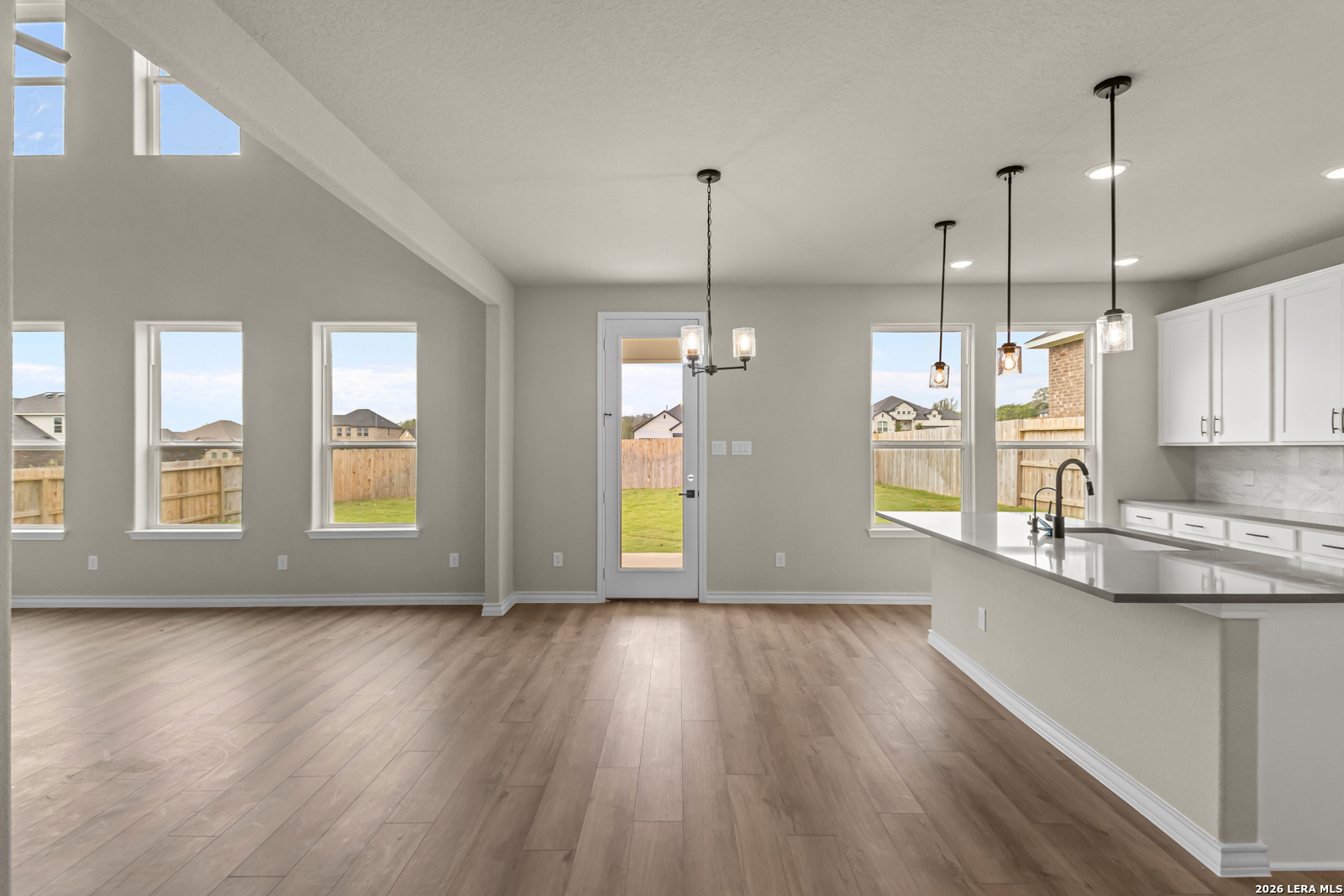 127 Highland Park, Castroville, TX, 78009 | 1877368 | Realty Texas LLC