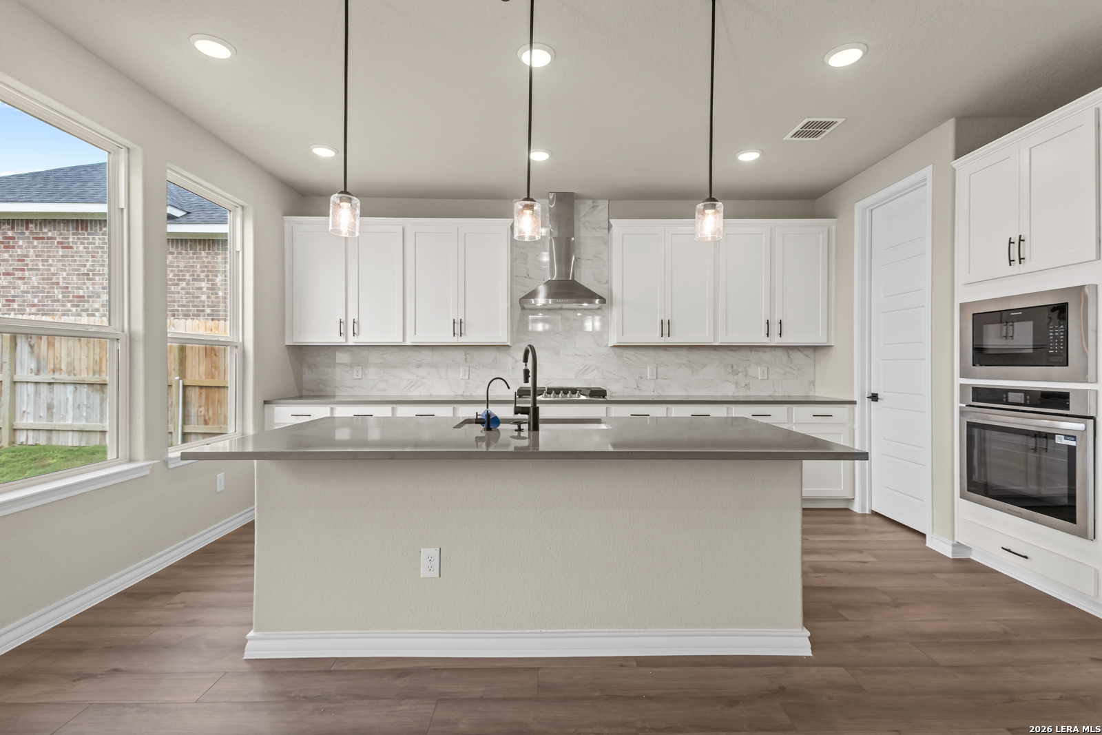 127 Highland Park, Castroville, TX, 78009 | 1877368 | Realty Texas LLC