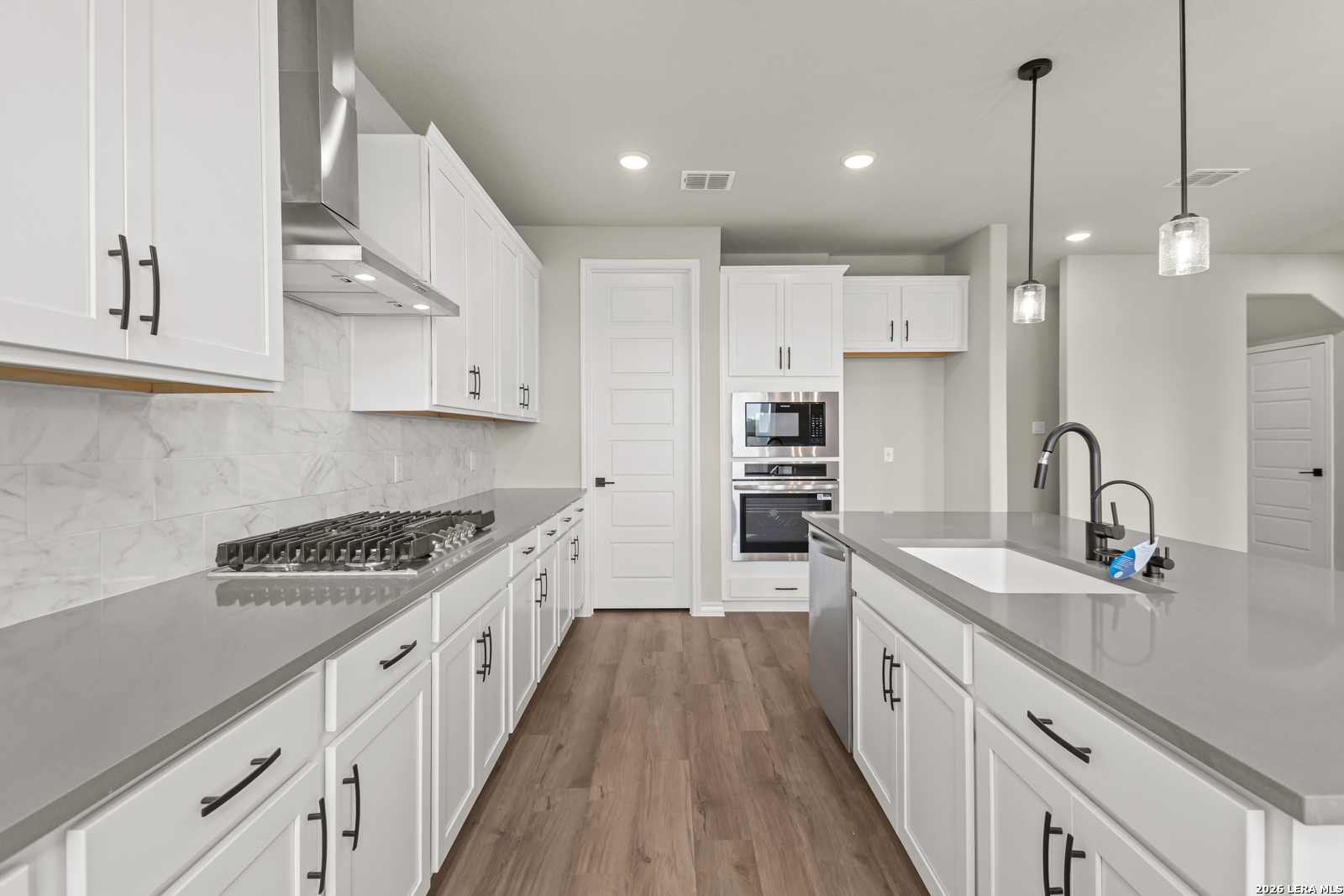 127 Highland Park, Castroville, TX, 78009 | 1877368 | Realty Texas LLC