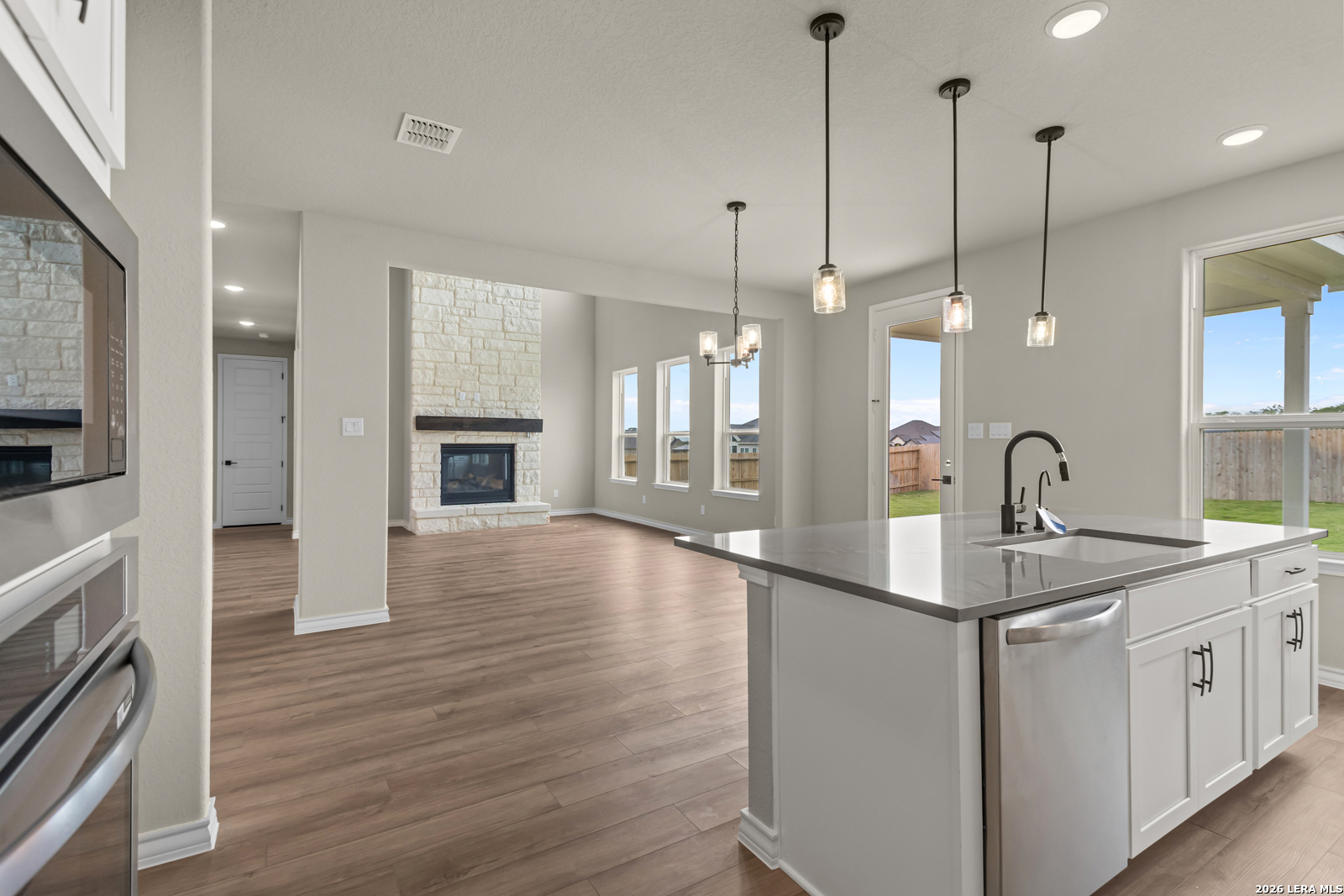 127 Highland Park, Castroville, TX, 78009 | 1877368 | Realty Texas LLC