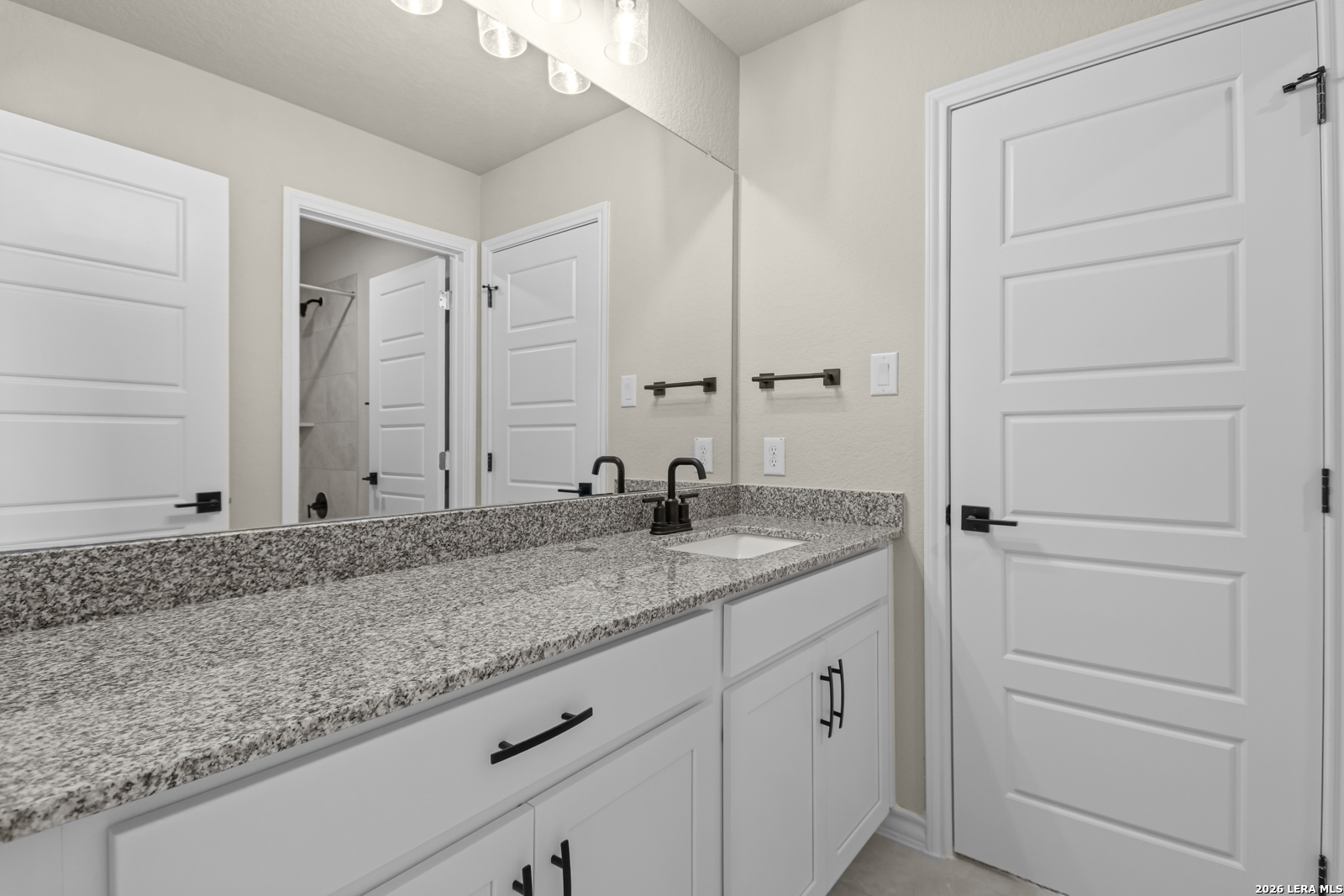 127 Highland Park, Castroville, TX, 78009 | 1877368 | Realty Texas LLC