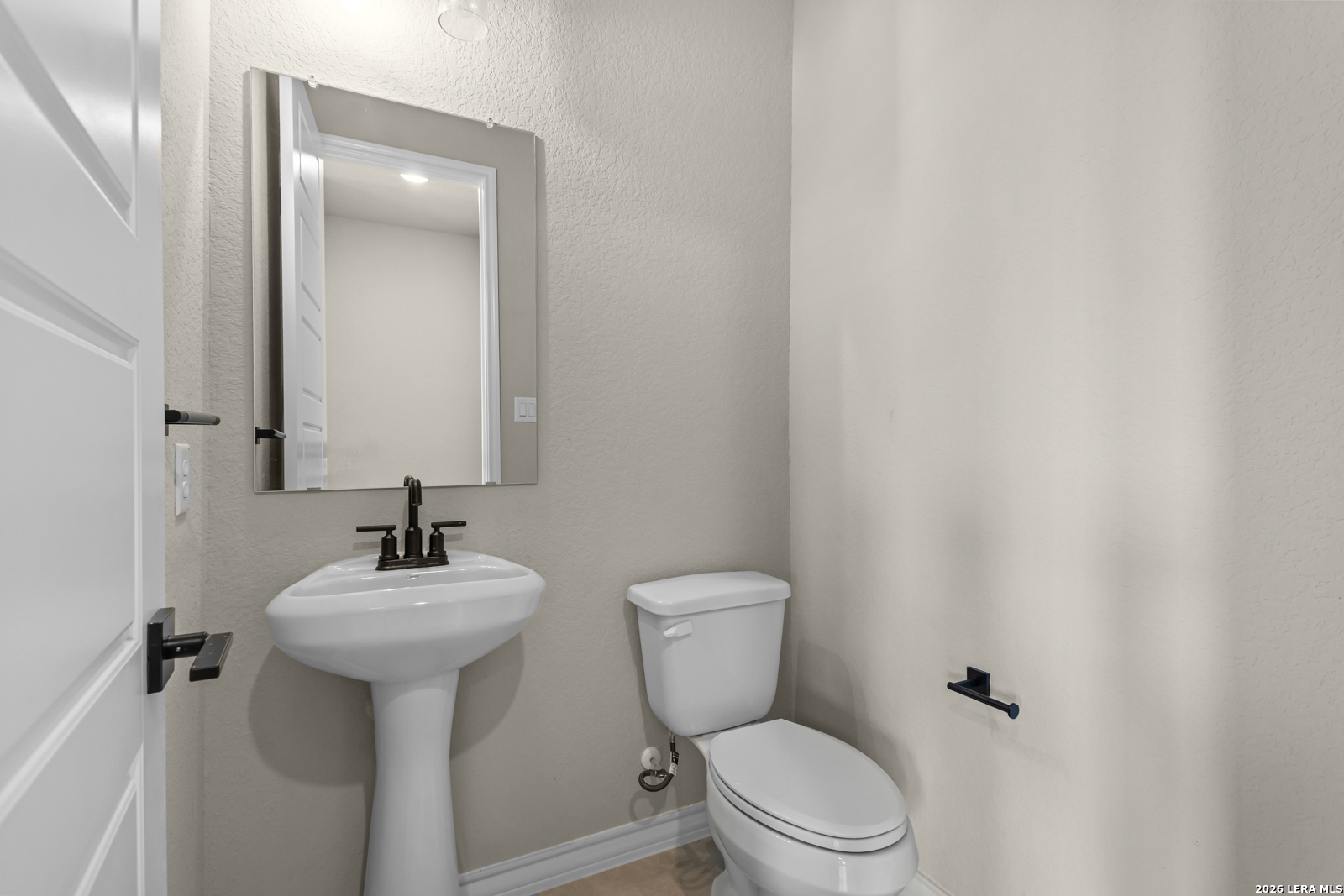 127 Highland Park, Castroville, TX, 78009 | 1877368 | Realty Texas LLC