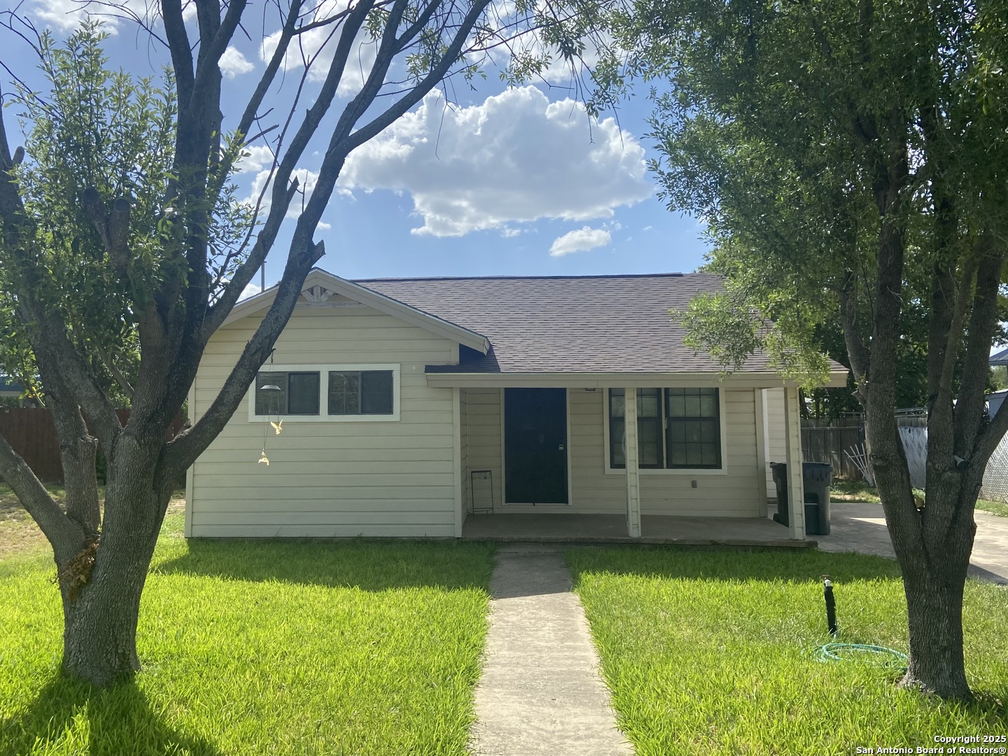 506 S 5th, Carrizo Springs, TX, 78834 | 1877287 | Realty Texas LLC