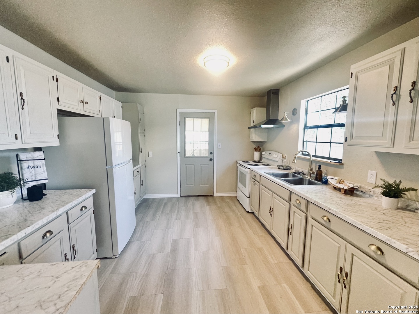 506 S 5th, Carrizo Springs, TX, 78834 | 1877287 | Realty Texas LLC