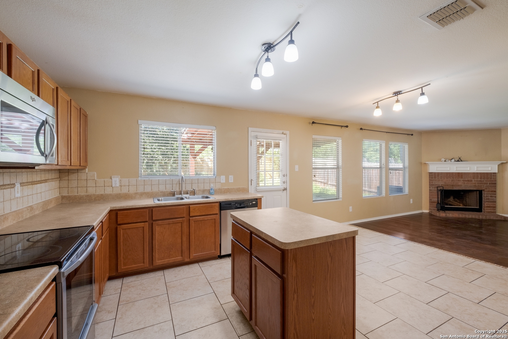 11922 Briarton Wls, SANANTONIO, TX, 78254 | 1876988 | Realty Texas LLC