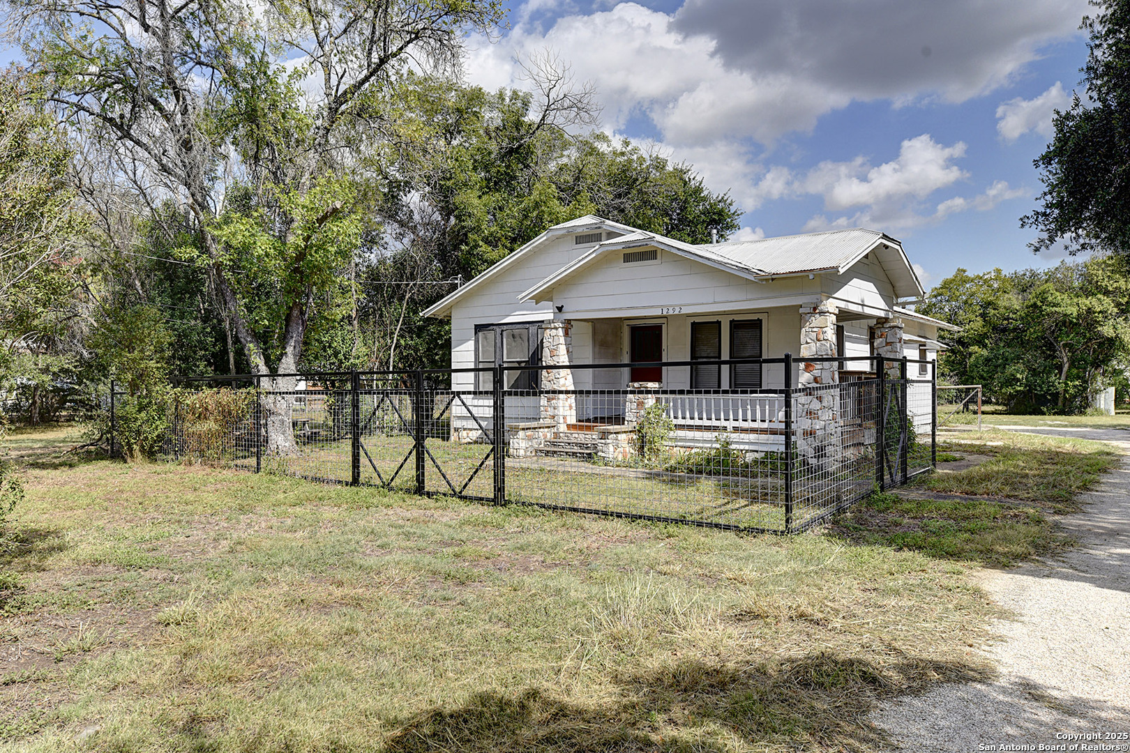 1292 N Business 35, New Braunfels, TX, 78130 | 1879093 | Realty Texas LLC