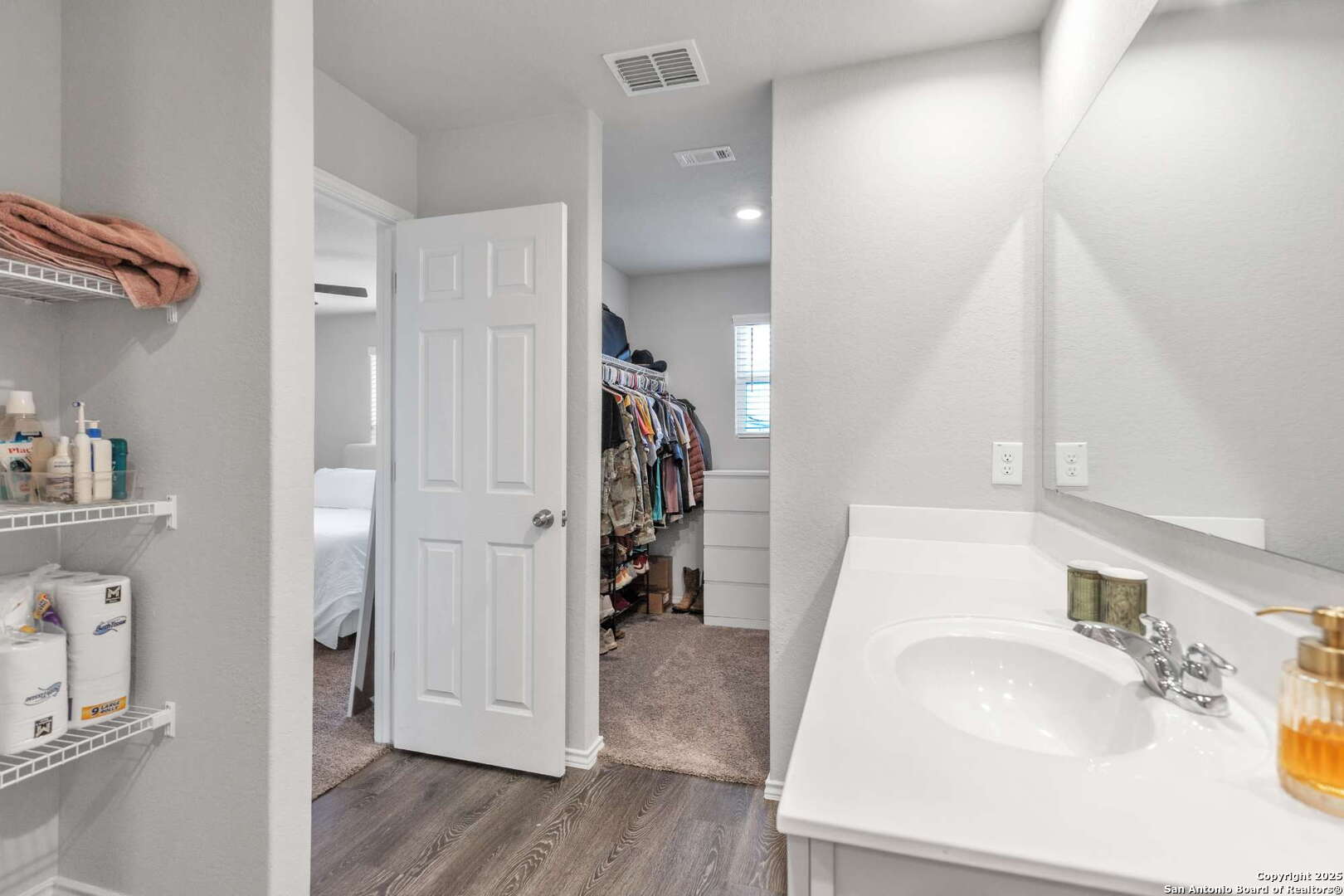610 Pleasanton Way , San Antonio, TX, 78221 | 1882152 | Realty Texas LLC