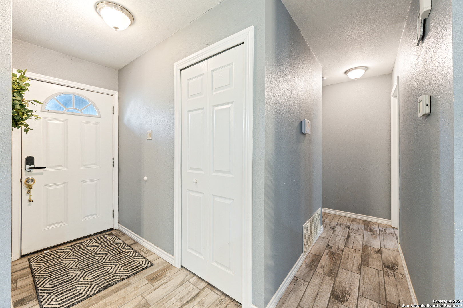 5802 Branch Valley St,San Antonio, TX 78242