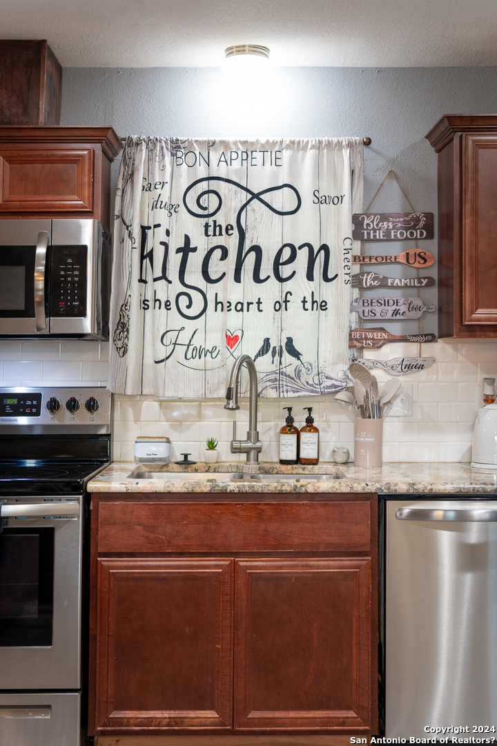 5802 Branch Valley St,San Antonio, TX 78242