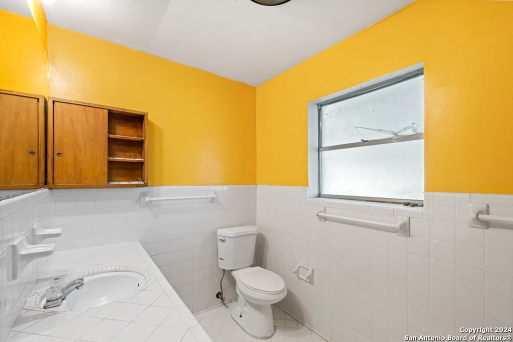 6268 Highway 27, CENTERPOIN, TX, 78010 | 1893893 | Realty Texas LLC