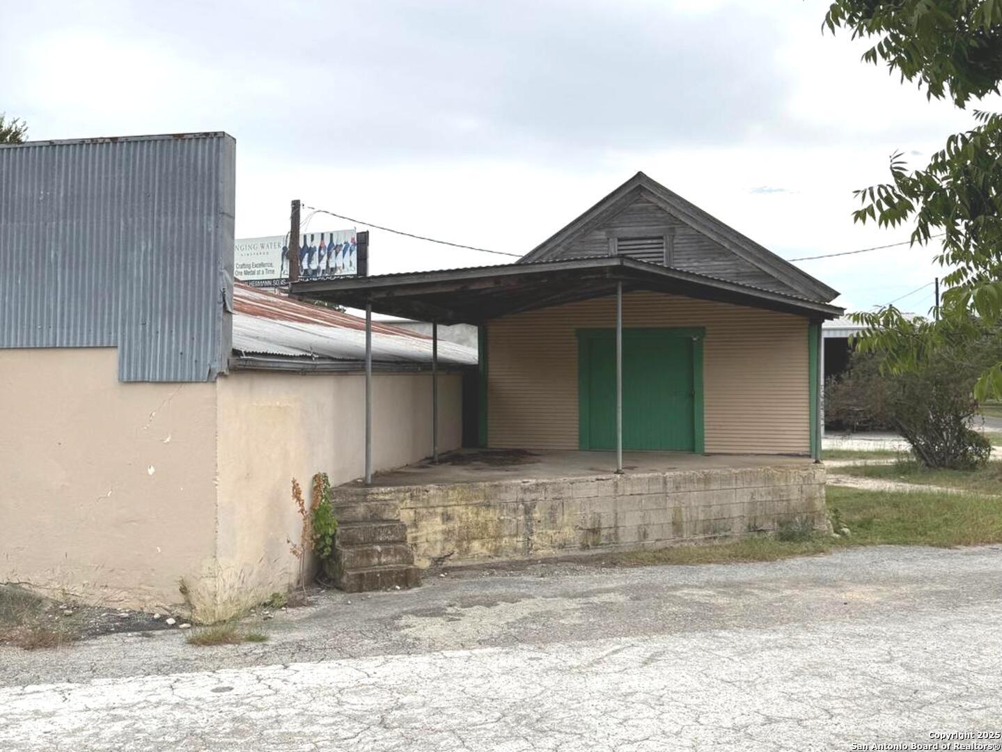 407 High St., COMFORT, TX, 78013 | 1911470 | Realty Texas LLC