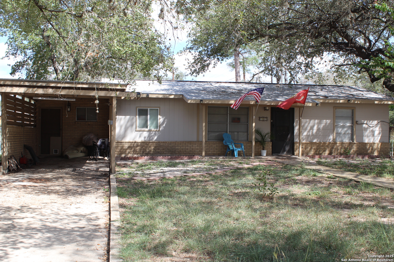 400 Mockingbird Ln, DEVINE, TX, 78016 | 1912147 | Realty Texas LLC
