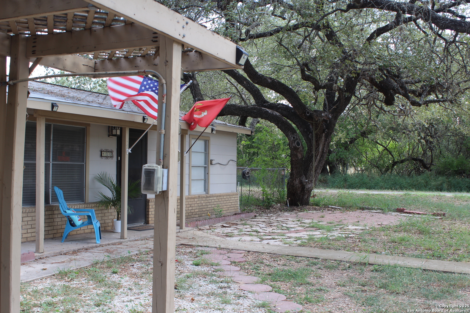 400 Mockingbird Ln, DEVINE, TX, 78016 | 1912147 | Realty Texas LLC