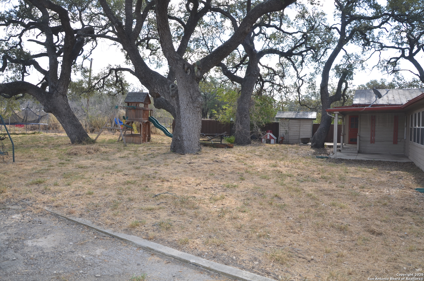 708 N Teel, Devine, TX, 78016 | 1916237 | Realty Texas LLC