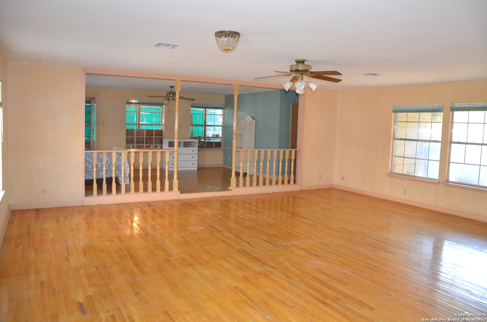 708 N Teel, Devine, TX, 78016 | 1916237 | Realty Texas LLC