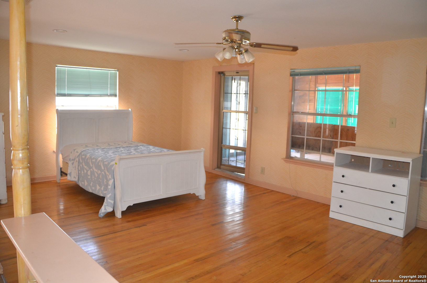 708 N Teel, Devine, TX, 78016 | 1916237 | Realty Texas LLC