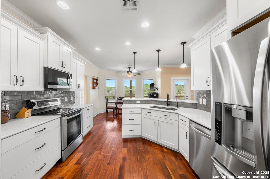 2009 Athens Ave., KERRVILLE, TX, 78028 | 1916892 | Realty Texas LLC