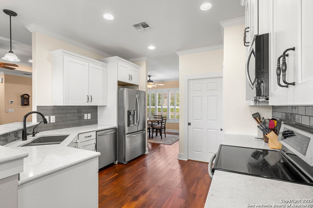 2009 Athens Ave., KERRVILLE, TX, 78028 | 1916892 | Realty Texas LLC