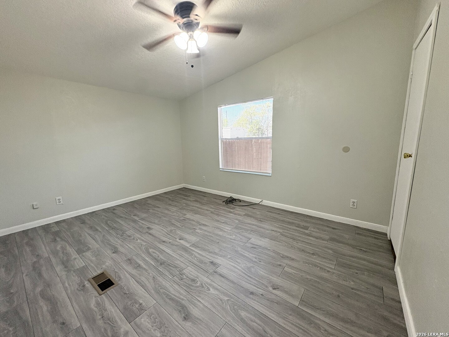 42 Mobile Rd, Cotulla, TX, 78014 | 1921780 | Realty Texas LLC