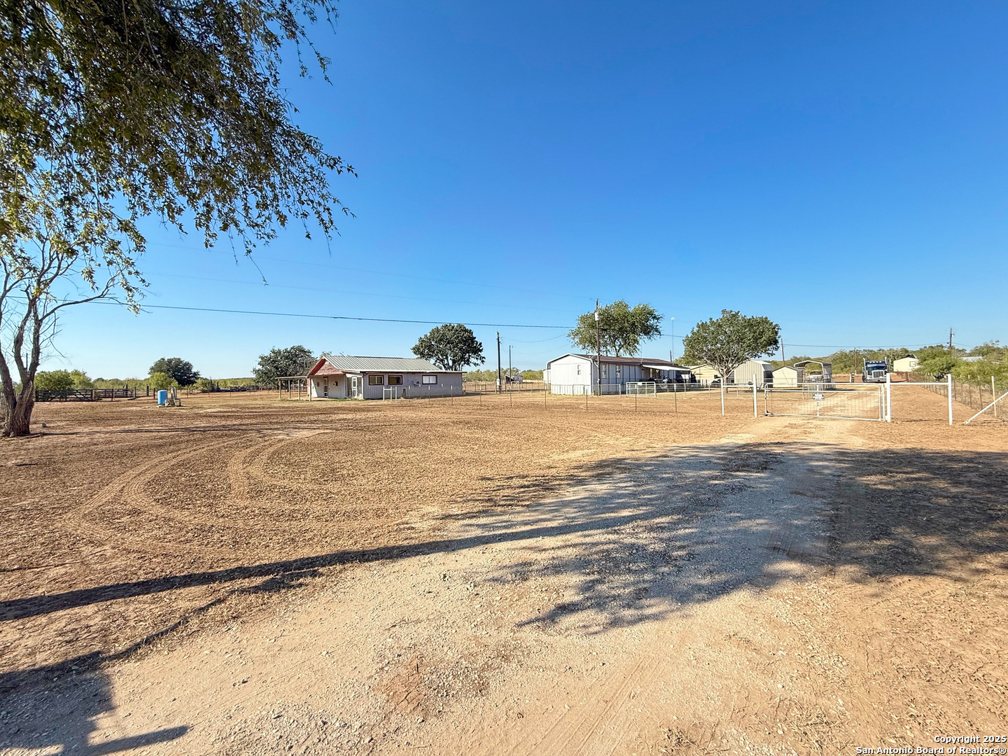 179 PR 6624, Devine, TX, 78016 | 1918433 | Realty Texas LLC