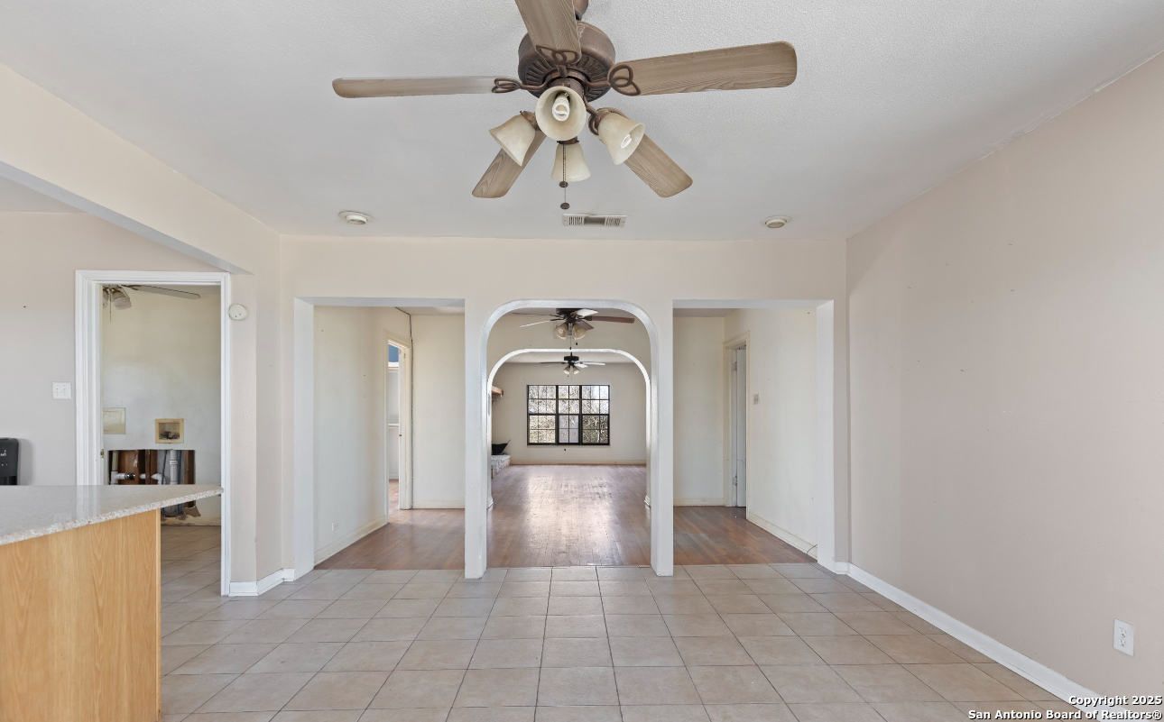 2198 CR 653, Devine, TX, 78016 | 1922049 | Realty Texas LLC
