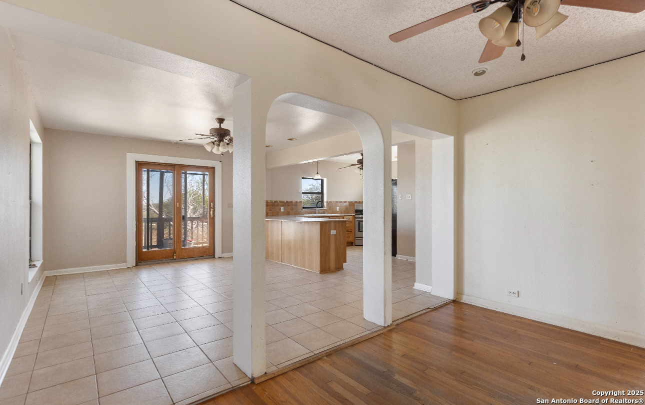 2198 CR 653, Devine, TX, 78016 | 1922049 | Realty Texas LLC