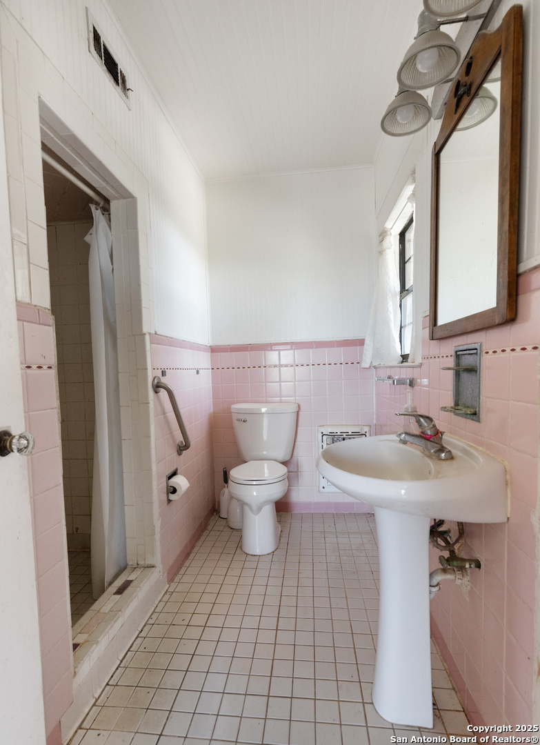 2198 CR 653, Devine, TX, 78016 | 1922049 | Realty Texas LLC