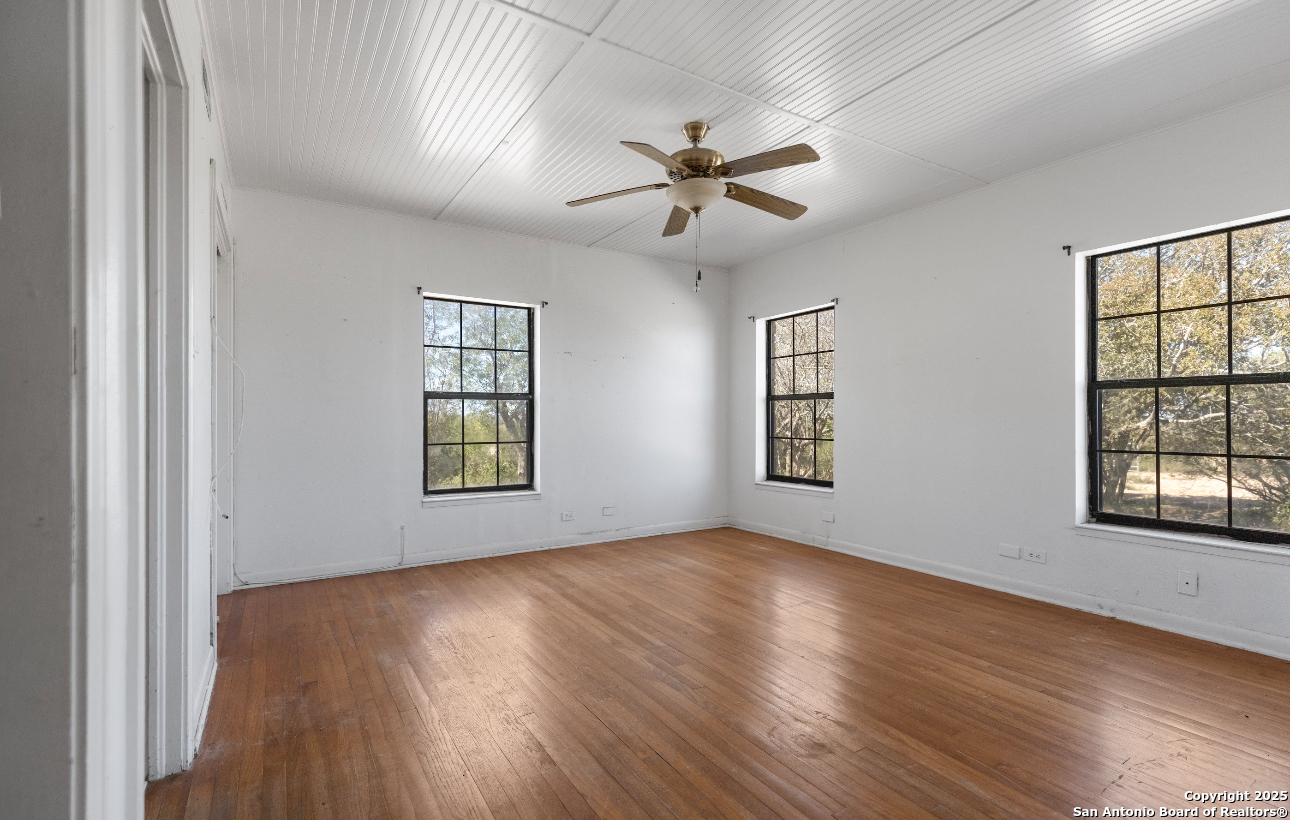2198 CR 653, Devine, TX, 78016 | 1922049 | Realty Texas LLC