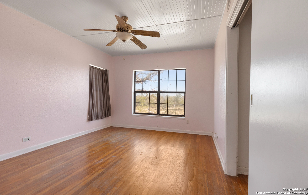 2198 CR 653, Devine, TX, 78016 | 1922049 | Realty Texas LLC