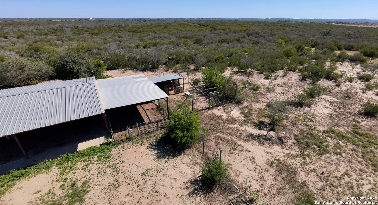 2198 CR 653, Devine, TX, 78016 | 1922049 | Realty Texas LLC