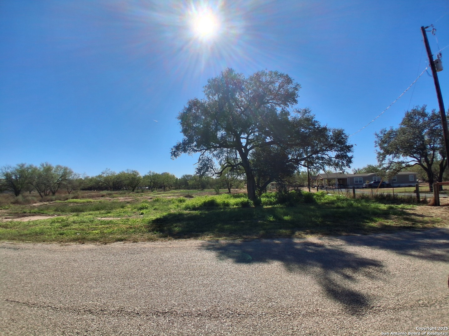 105 County Road 2671, Devine, TX, 78016 | 1928409 | Realty Texas LLC