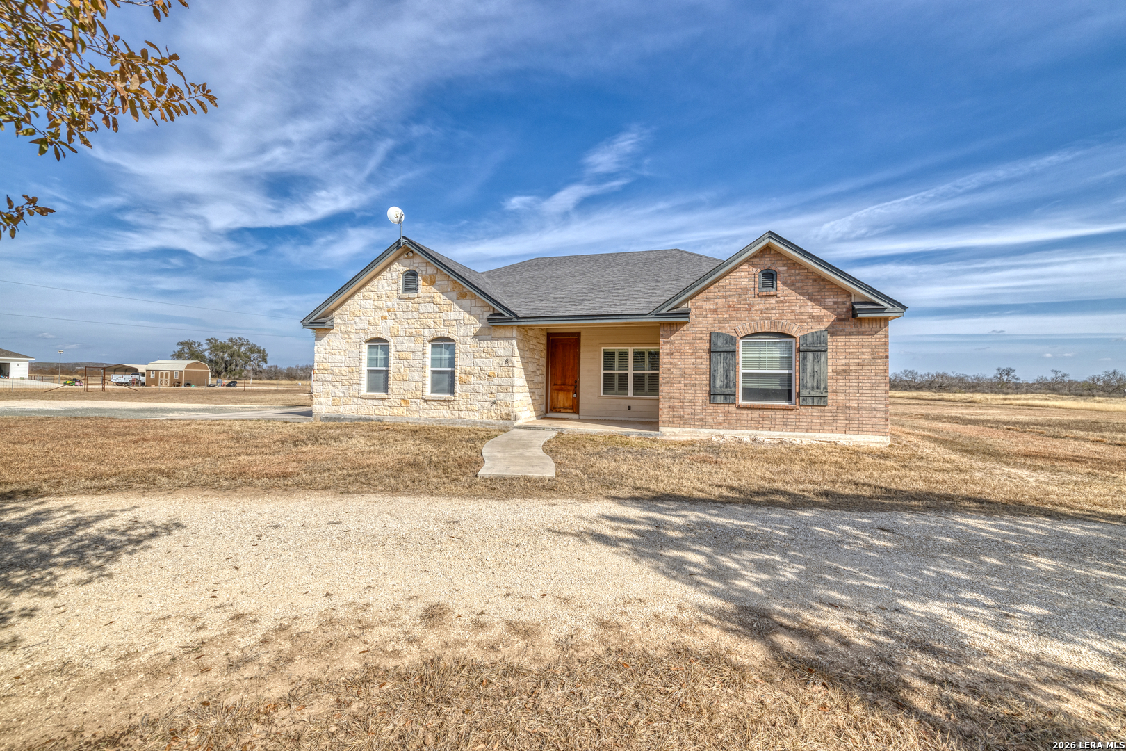 8 Valley View, Uvalde, TX, 78801 | 1938352 | Realty Texas LLC