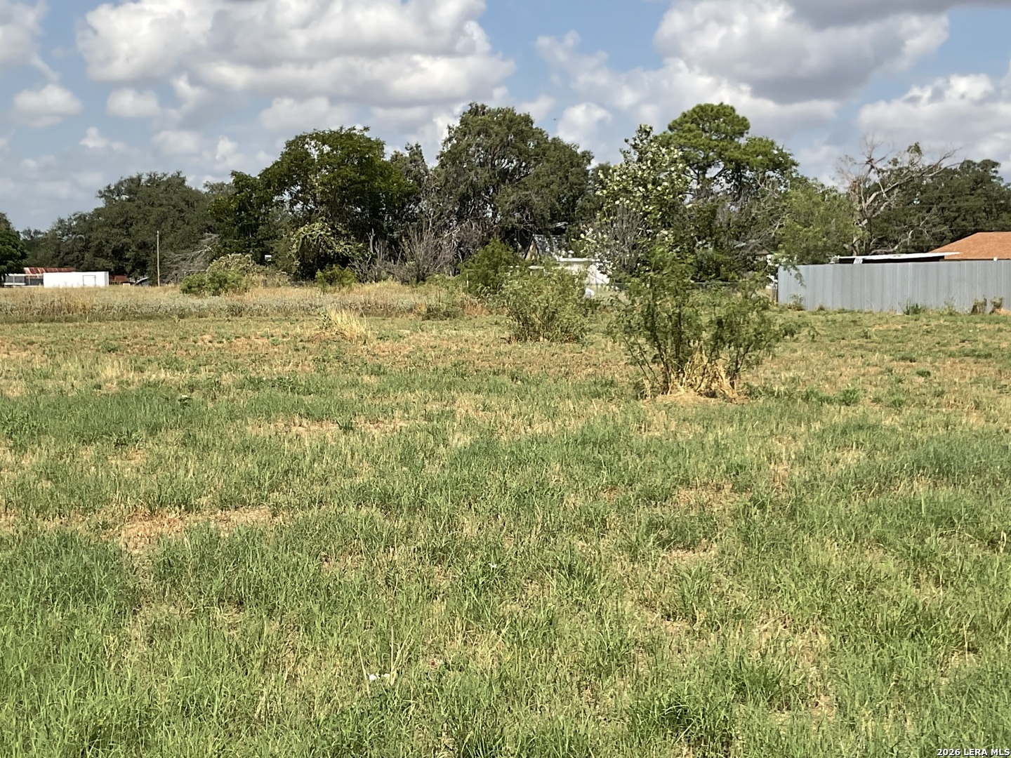000 Libold, Devine, TX, 78016 | 1939965 | Realty Texas LLC