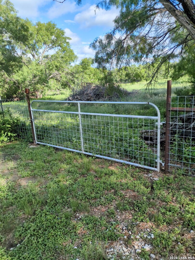 580 CR 663, Devine, TX, 78016 | 1940702 | Realty Texas LLC