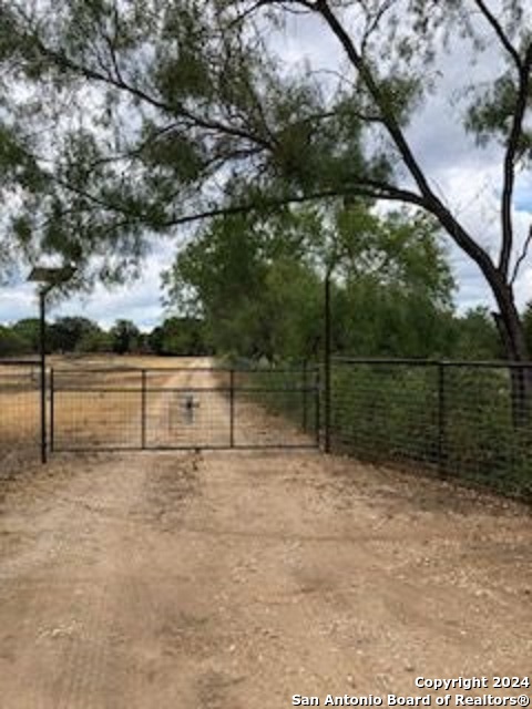 580 CR 663, Devine, TX, 78016 | 1940702 | Realty Texas LLC