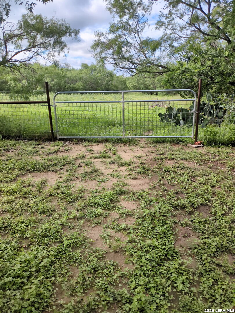 580 CR 663, Devine, TX, 78016 | 1940702 | Realty Texas LLC
