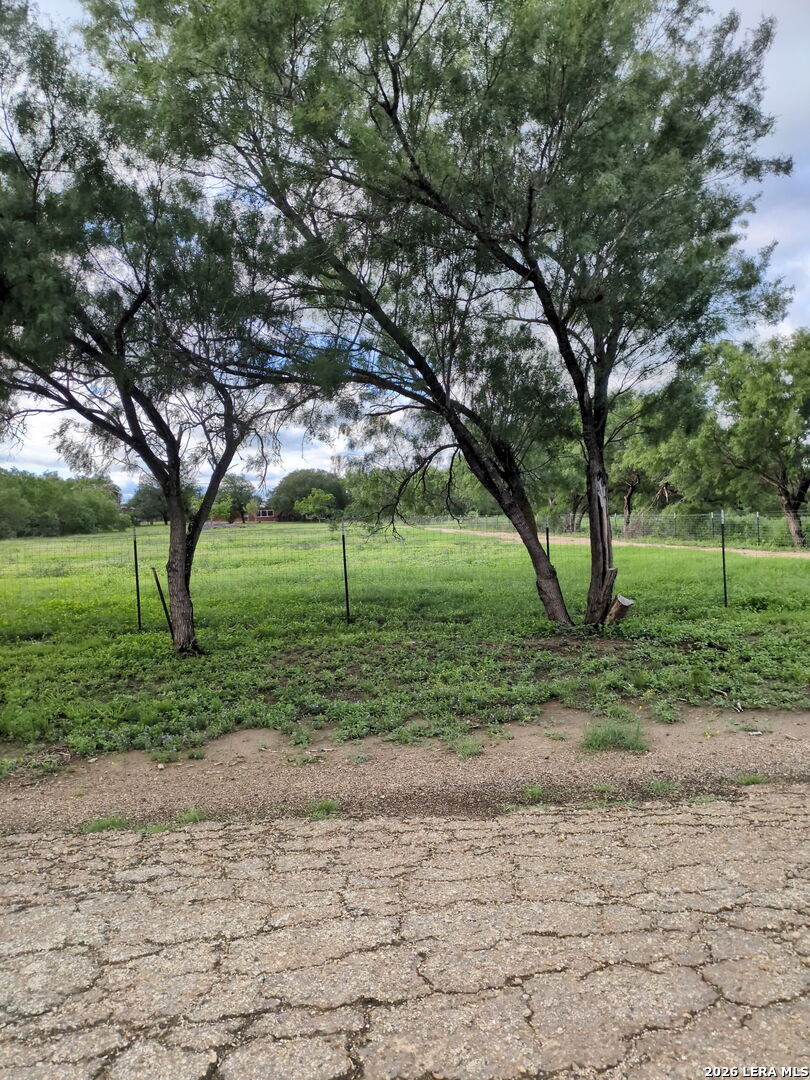 580 CR 663, Devine, TX, 78016 | 1940702 | Realty Texas LLC