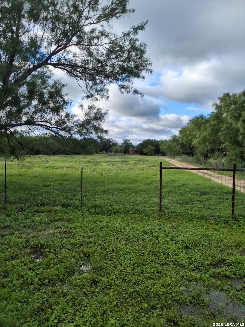 580 CR 663, Devine, TX, 78016 | 1940702 | Realty Texas LLC
